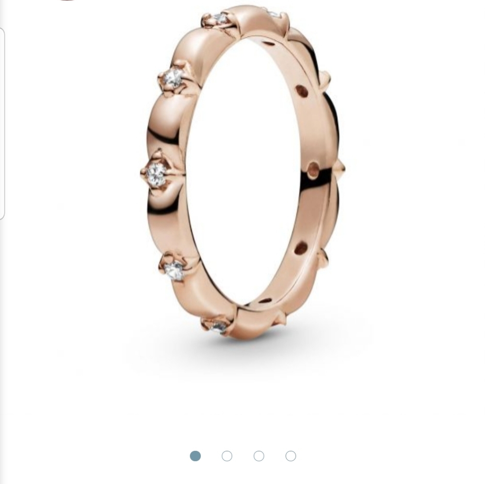 Pandora Rose™ Flower Petals Band Ring
